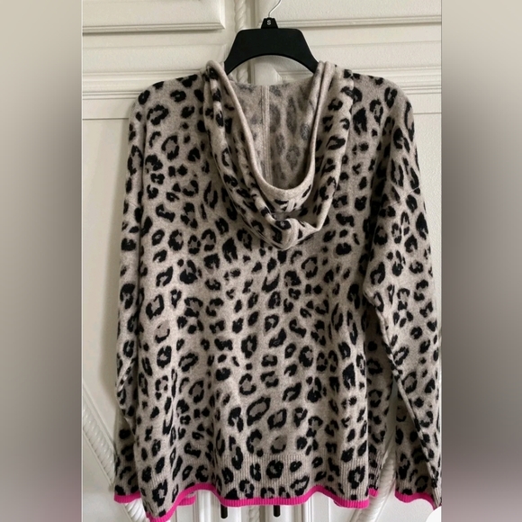 NWT Plus Size OX Cheetah-Print Cashmere Hoodie - Picture 2 of 6